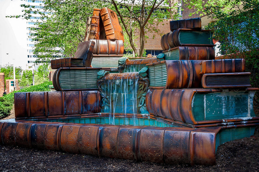 Amelia Valerio Weinberg Memorial Fountain in Cincinnati, OH
