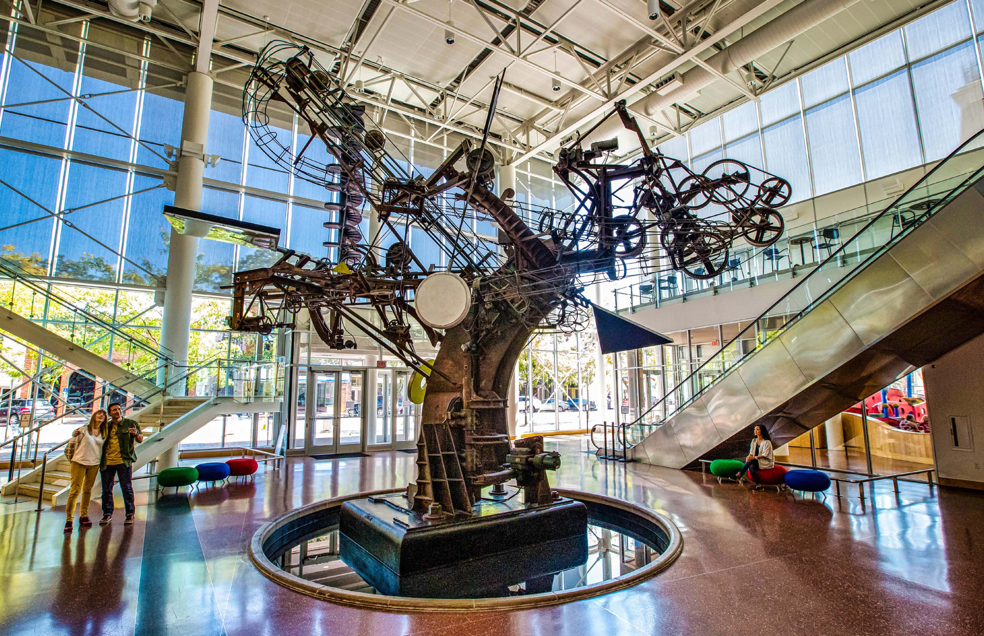 オブジェ Chaos I in Columbus, IN