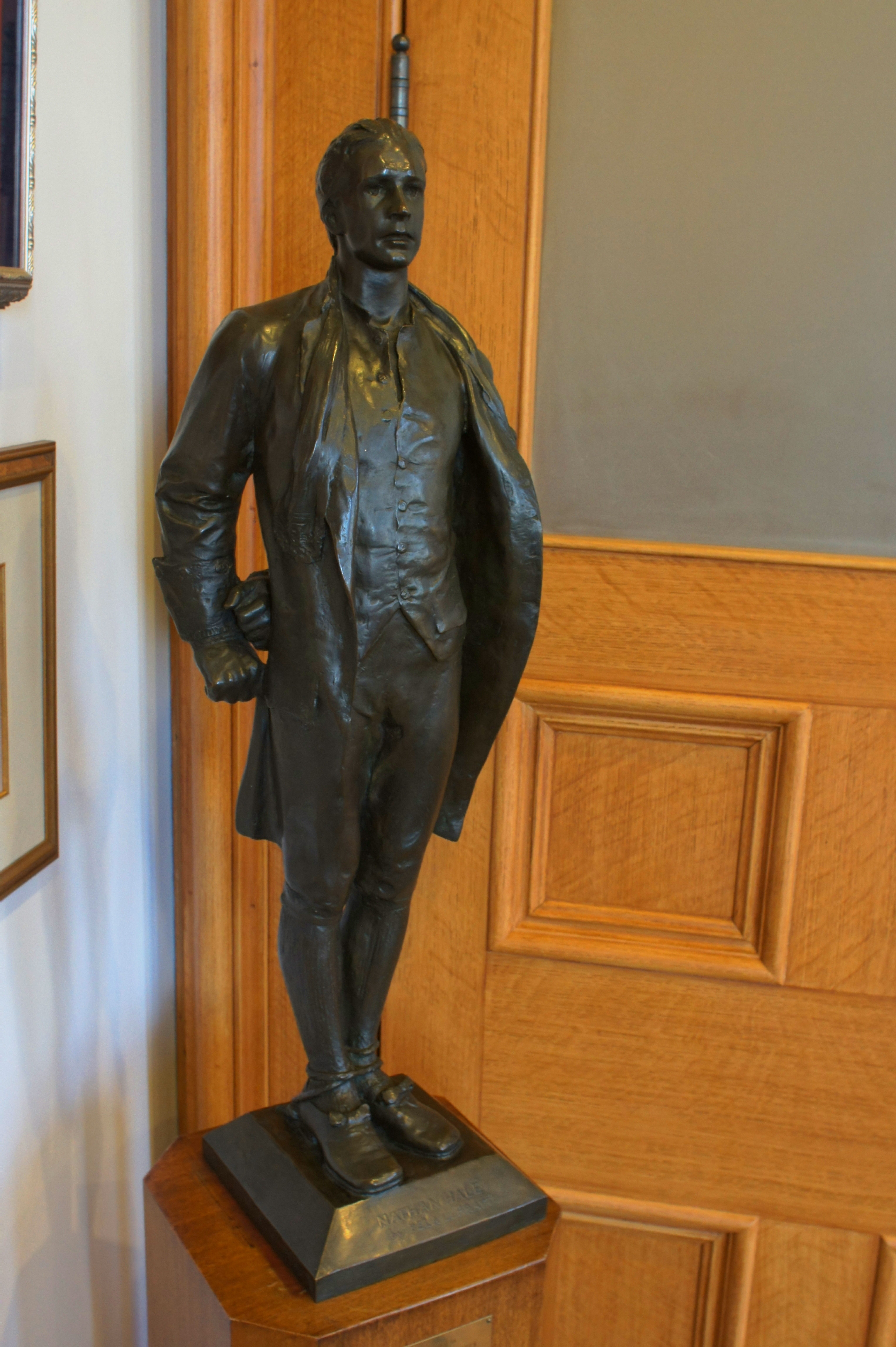 Nathan Hale Statue